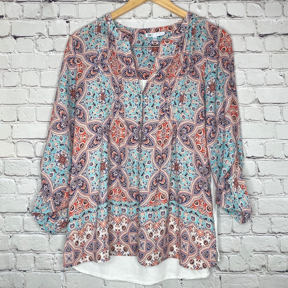 DR2  Women’s Quarter Length Top Size Small